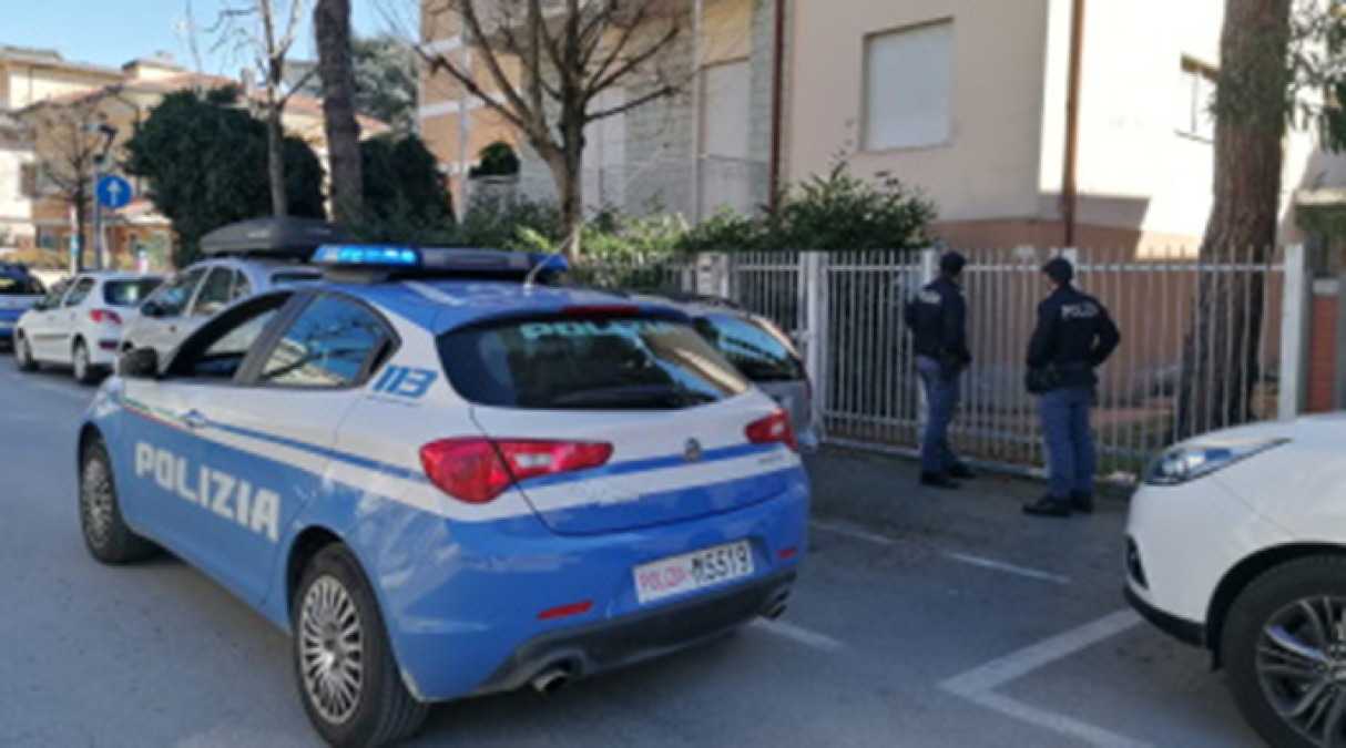 Tragedia a Roma, 30enne cade dal palazzo: le telecamere inchiodano il compagno - Repertorio