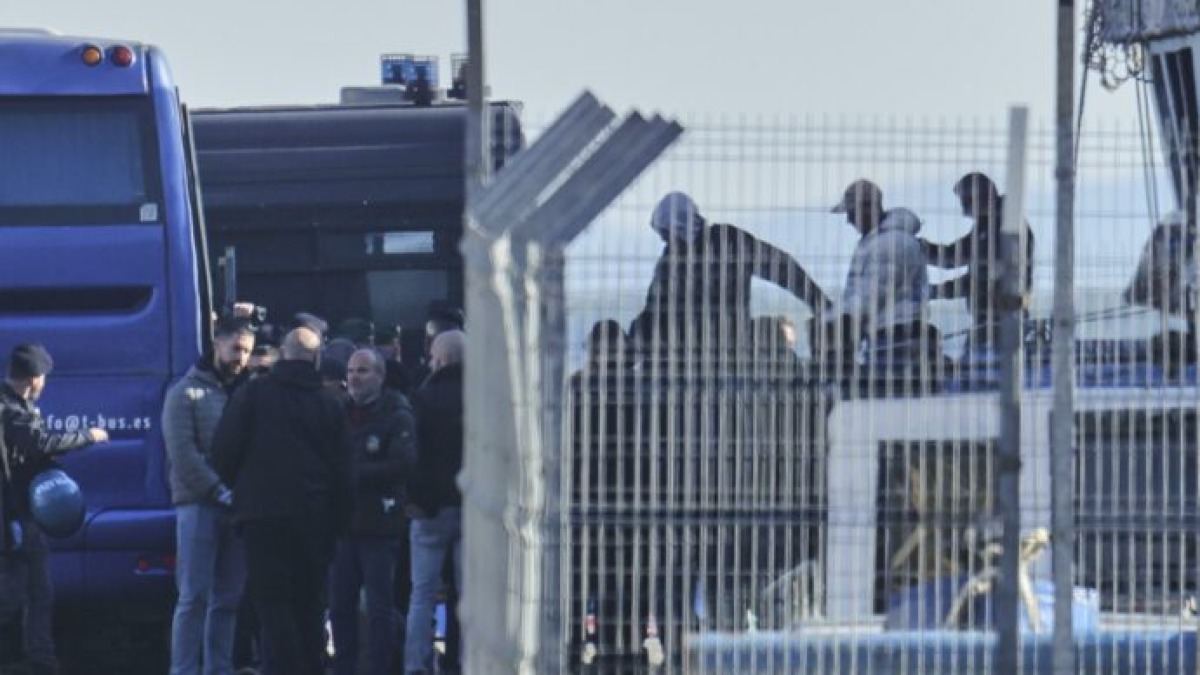 Migranti, l'Italia porta a Bruxelles il modello Albania per l'Africa - 