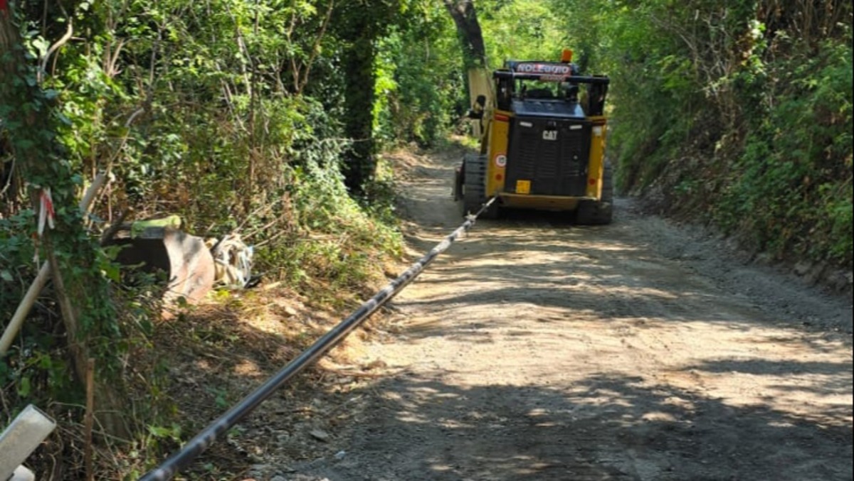 Santarcangelo, proseguono i lavori per la messa in sicurezza di via Fornello - Lavori in via Fornello a Santarcangelo