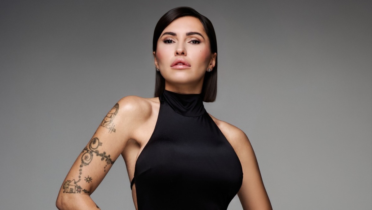 Serena Brancale in concerto a Riccione: la regina del tormentone estivo 2026 sul palco di piazzale Roma - Serena Brancale PH Thom Rever