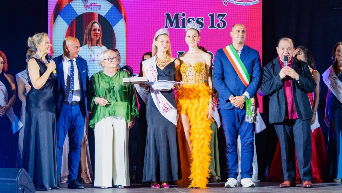 La neo Miss Mamma Italiana 2026 è Laurea Mascheroni. Premiata a Bellaria Igea Marina - Foto Alessia Bocchini