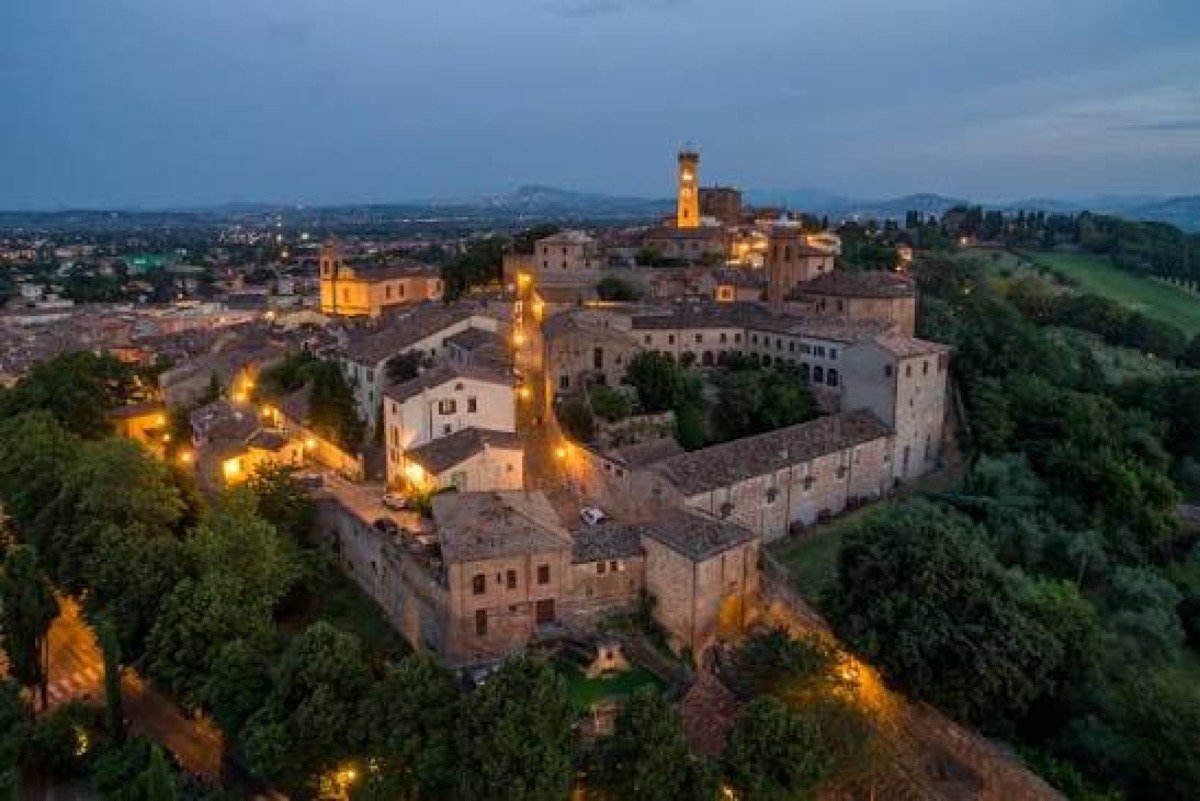 Turismo, Santarcangelo cresce grazie ai visitatori stranieri: boom di presenze e pernottamenti - 