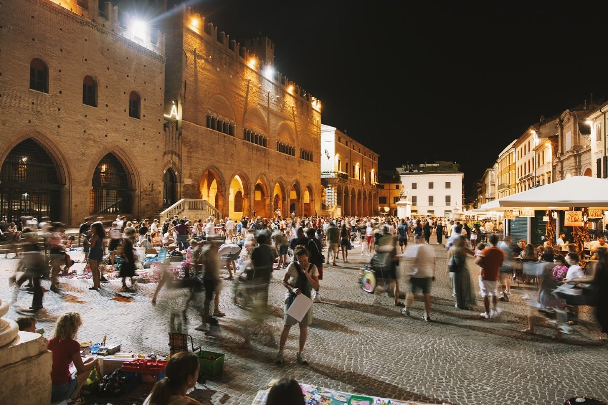 Shopping Night: il centro storico di Rimini si accende tra musei aperti, musica e spettacoli - 