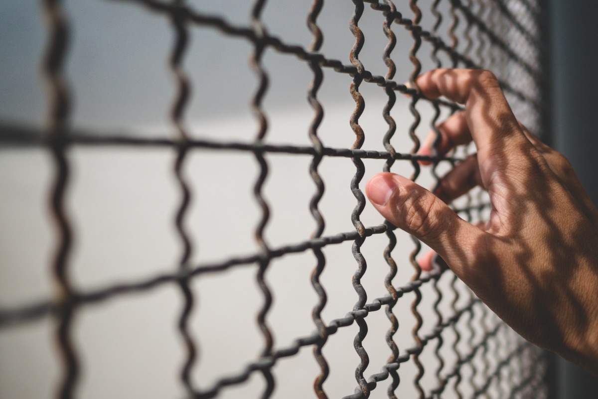 Arrestato a Malta a 15 anni, il padre: "È in isolamento da 70 giorni, costretto a mangiare in piedi e con le mani" - Repertorio