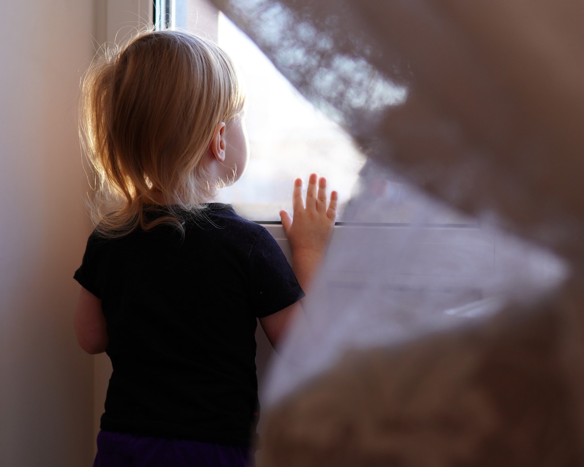 "Ho fame, non c'è niente da mangiare": bimba di 8 anni chiama il 118. Denunciati i familiari - Repertorio