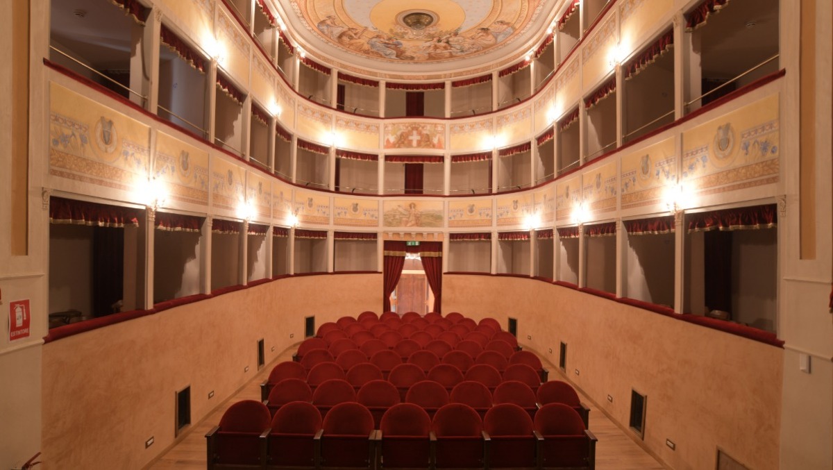 Pennabilli: il Teatro Vittoria inaugura il nuovo pianoforte con il recital pianistico di Alessandro Petrolati - 
