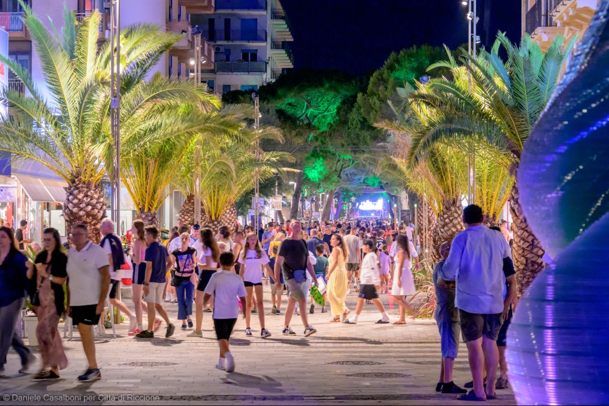 Dalla Regione 560mila euro per gli hub commerciali di Riccione: investimento da oltre 1.1 milioni  - Viale Ceccarini 