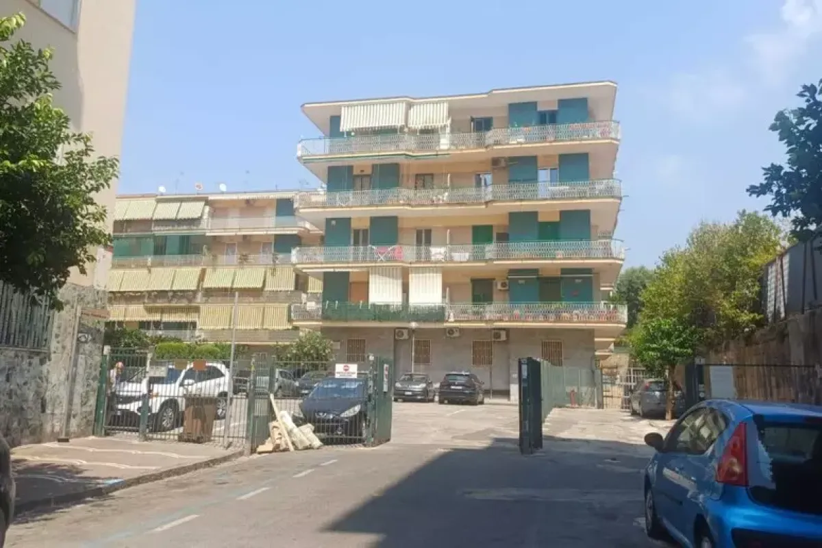 Giallo nel napoletano, trovati morti in casa una donna e il nipote - © Ansa