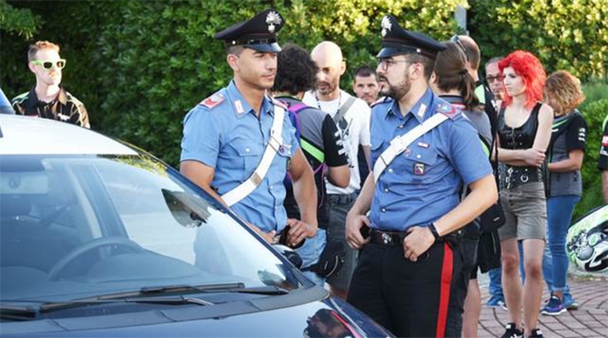 Donna accoltellata in strada, fermato un giovane: colpita alla schiena e al gluteo - Repertorio