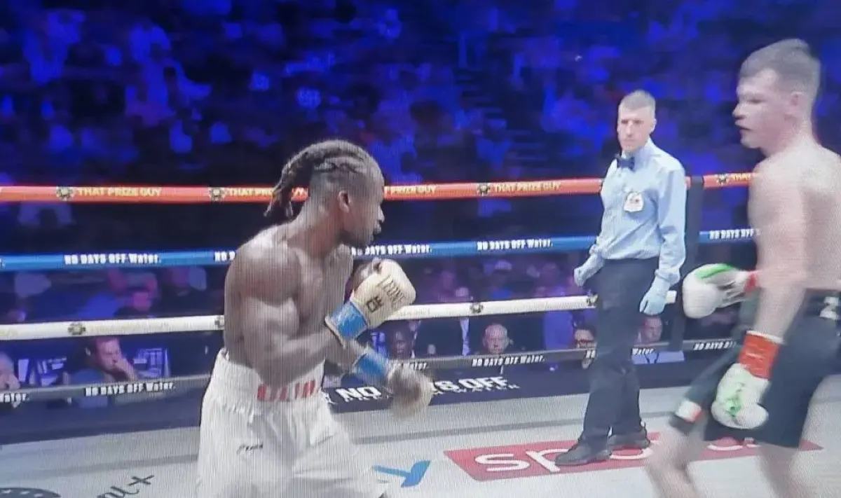 Boxe, sfuma il sogno azzurro: Oliha ko ai punti a Dublino - 