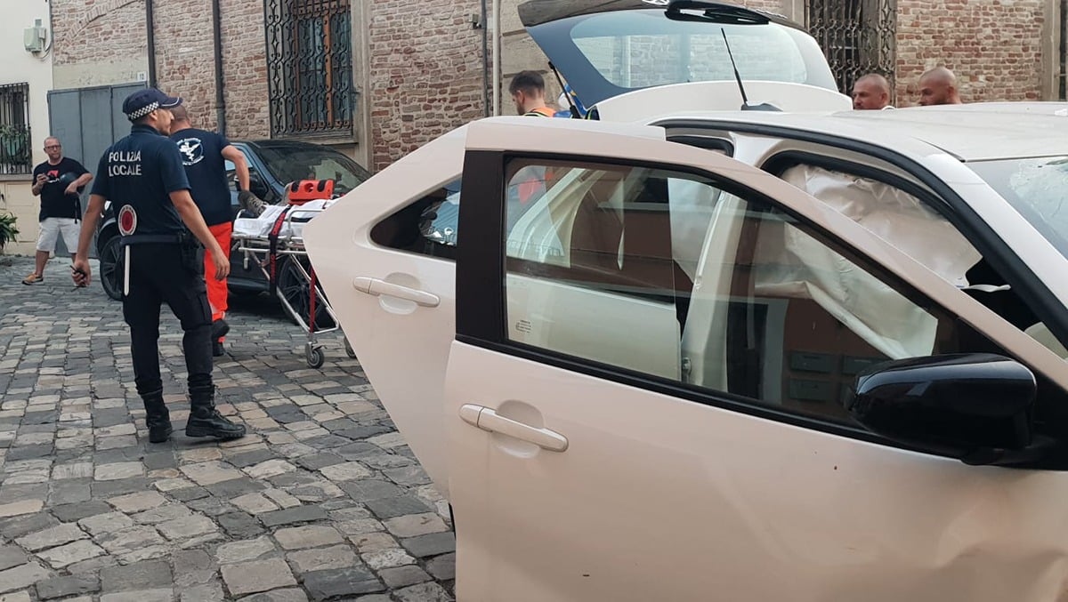 Devastazione nel Borgo San Giuliano: il conducente era sotto l'effetto di alcol e cannabis - Incidente nel Borgo San Giuliano