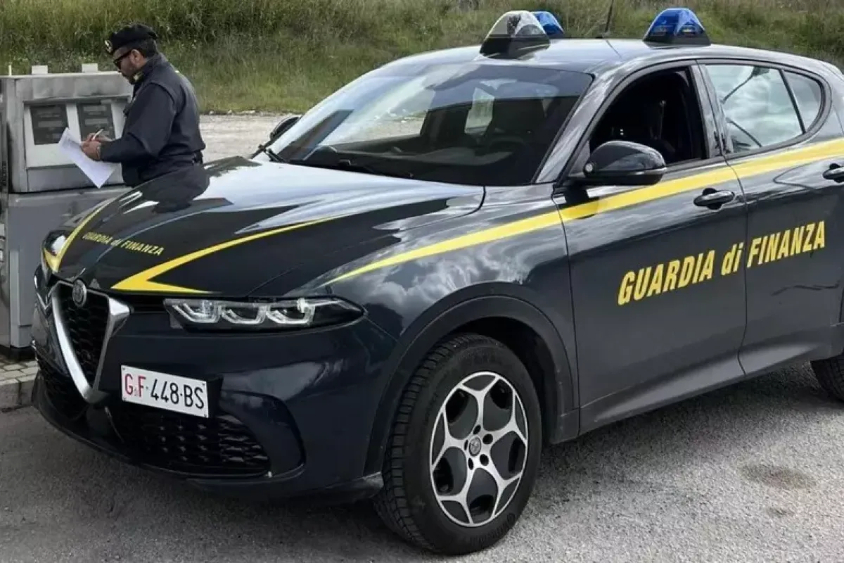 Carburanti, controlli a tutto campo della Finanza: sette impianti su dieci fuorilegge - © Ansa
