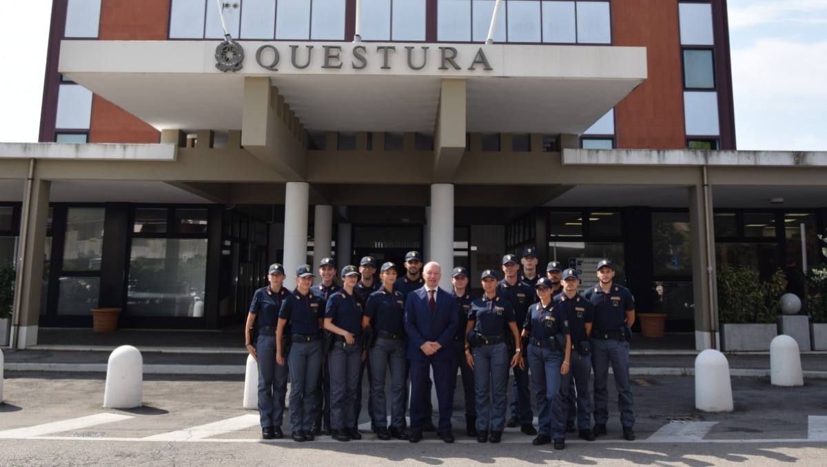 Arrivano nuovi giovani agenti di Polizia in Questura: assegnati anche alla Polstrada di Novafeltria e Rimini - 