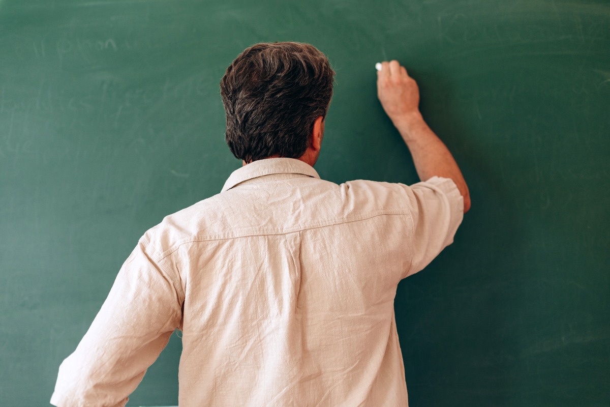 Falso diploma per lavorare nelle scuole del Riminese: condannato a pagare il Ministero - Repertorio