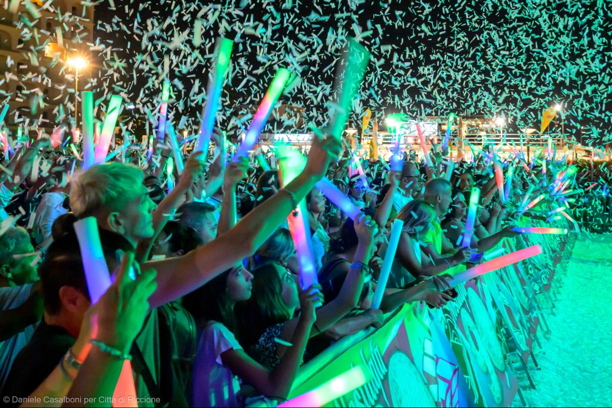 Ferragosto a Riccione, due serate di musica e spettacolo in piazzale Roma - 