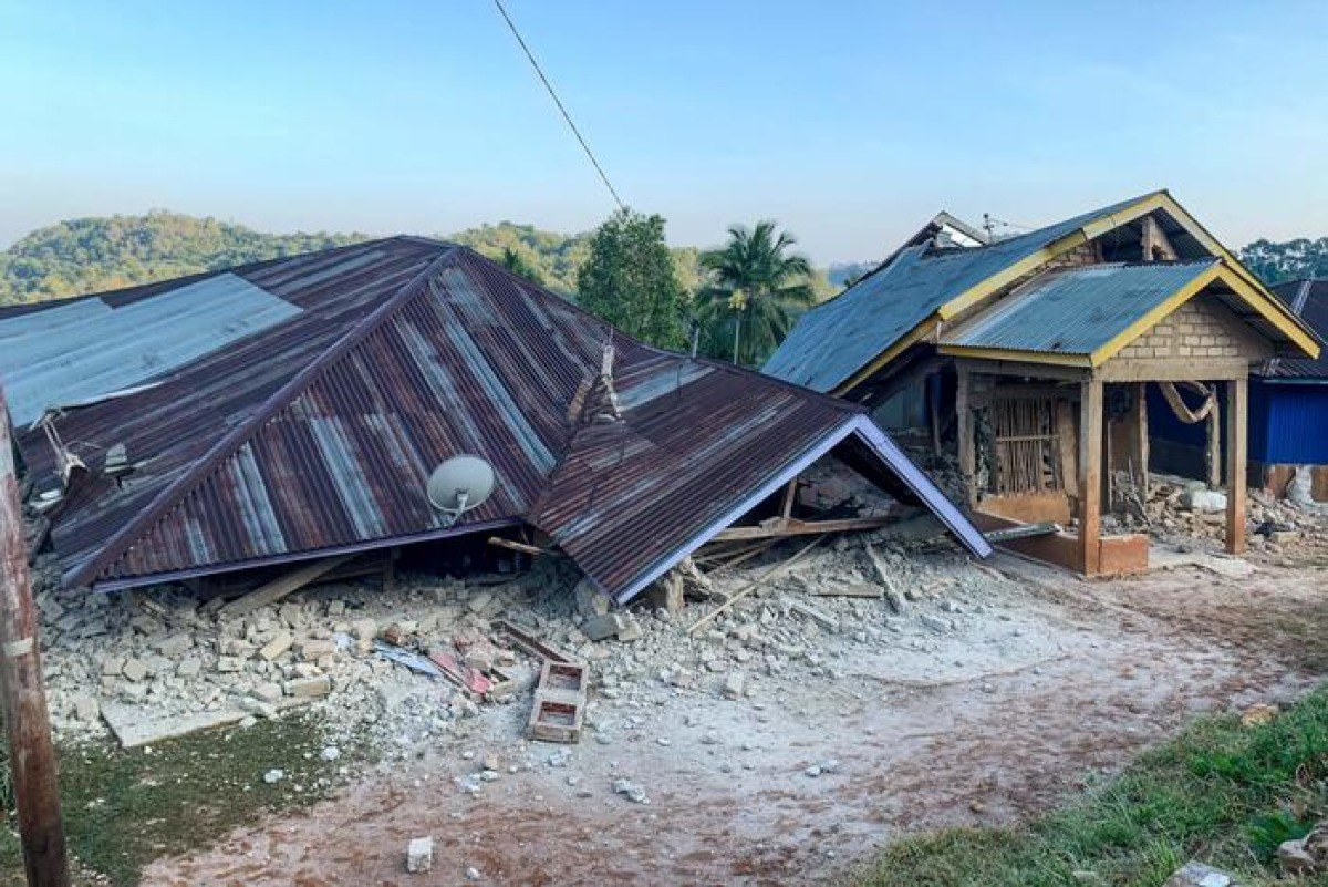 Terremoto di magnitudo 7,7 al largo di Flores: almeno 20 morti, scatta l’allerta tsunami - 