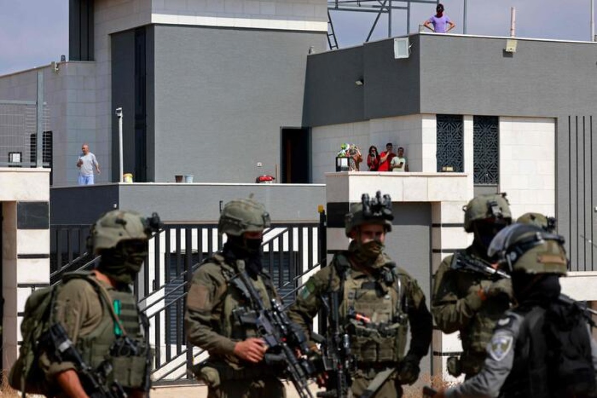 Cisgiordania, evacuati cinque italiani da una casa assediata a Qusra - 
