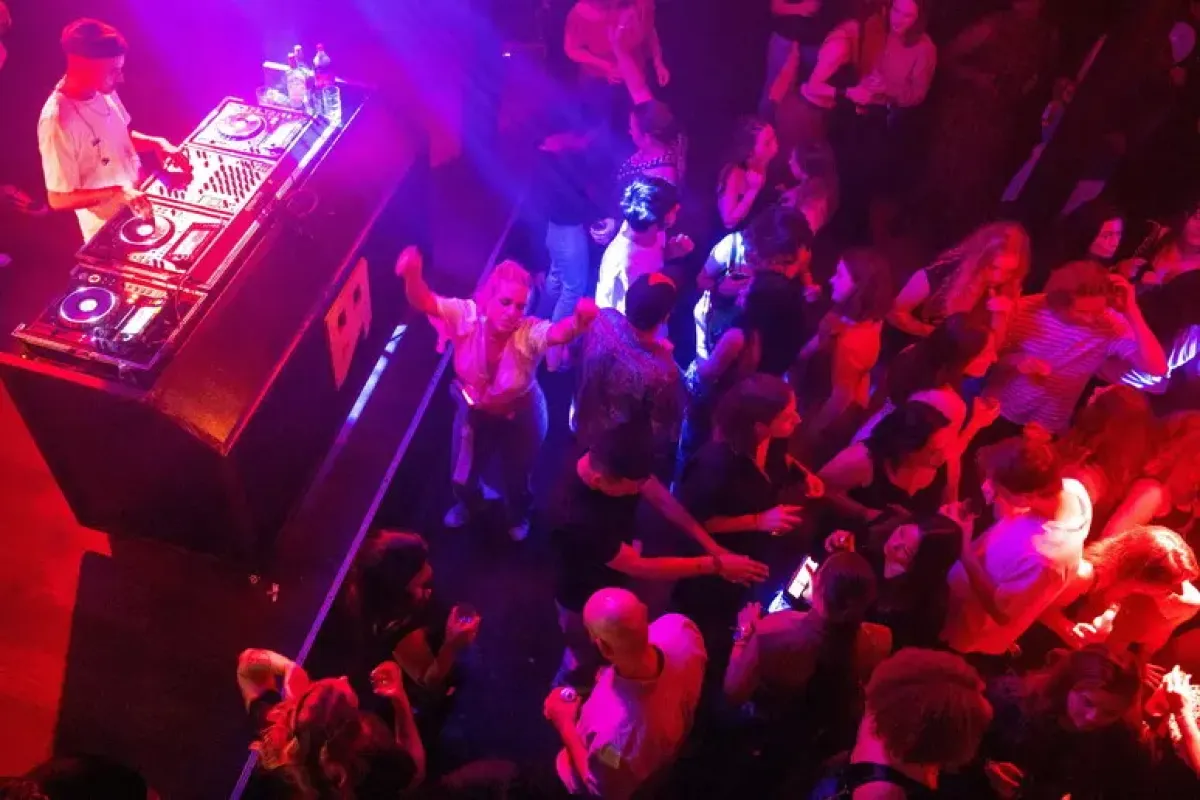 Milano, 19enne denuncia violenza sessuale in un locale - Discoteca PH ANSA