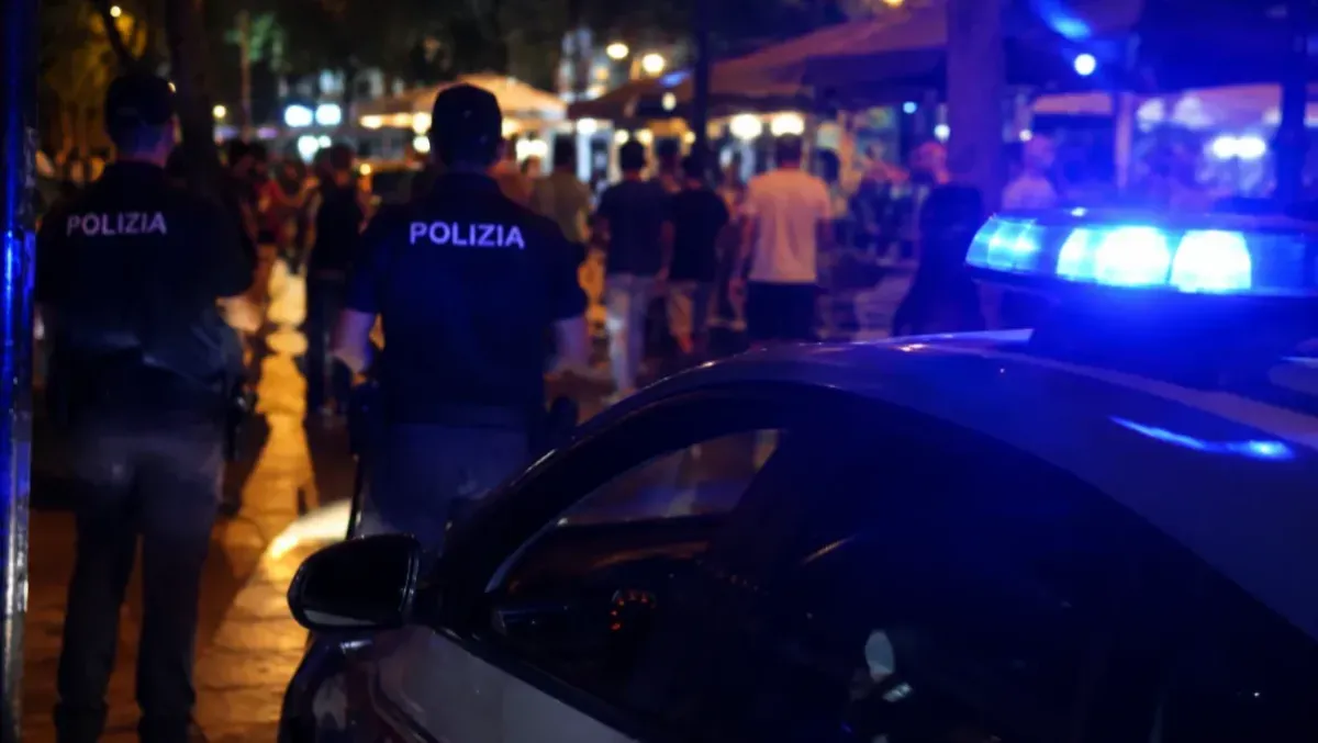 Rissa sul lungomare, tre giovani feriti con un coltello: sono gravi - 