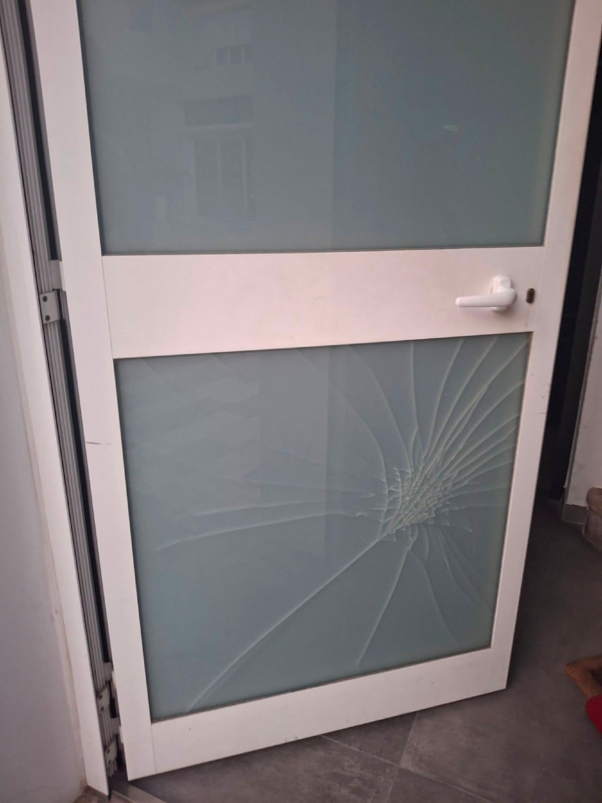Tentato furto e minacce in farmacia, notte movimentata a Riccione - 
