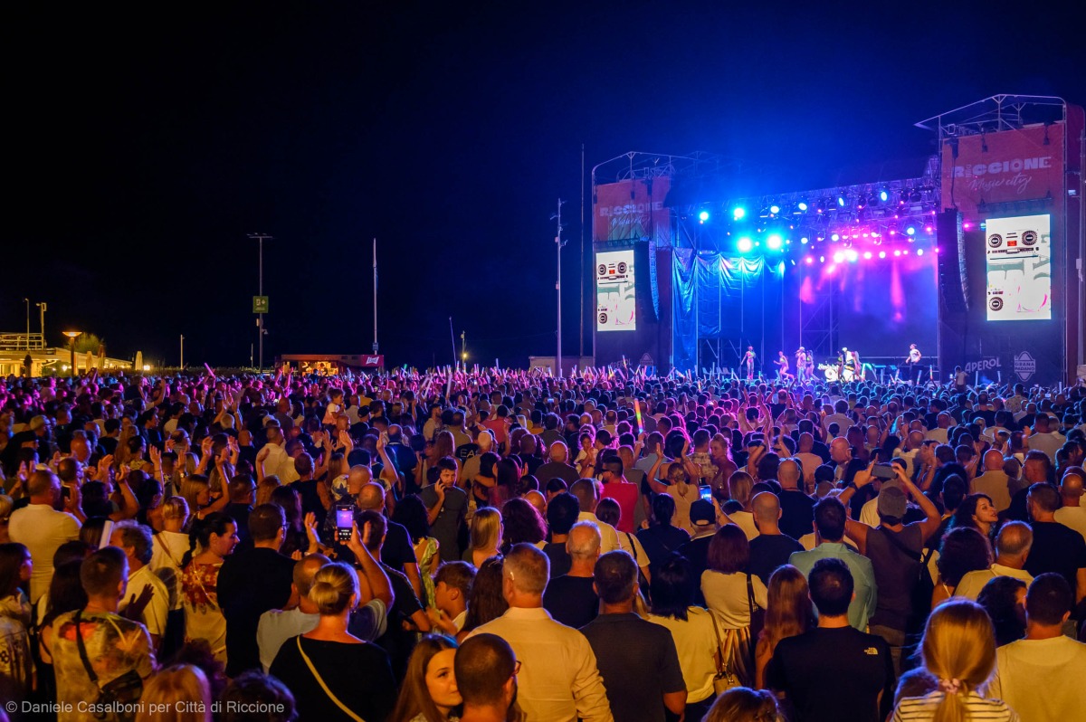 Riccione Music City, Ferragosto da tutto esaurito tra musica e spettacolo - Ph Casalboni