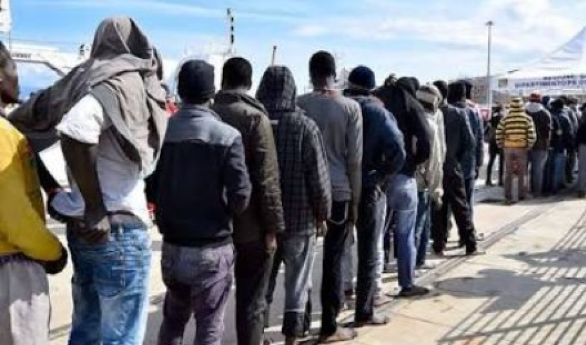 Svizzera, ripartono i trasferimenti in Italia dei richiedenti asilo - 