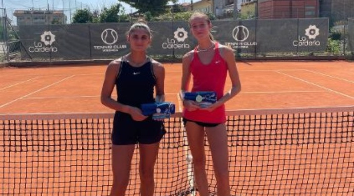 Tennis, a Viserba giovedì match clou tra Emma Lanzoni ed Elena Omiccioli - Da sx. Alessia Liverani ed Anita Amadio