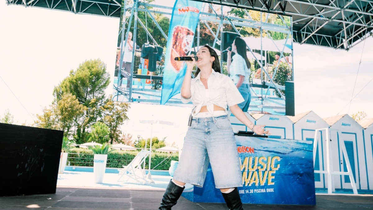 Angie chiude il Maxibon Music Wave all’Aquafan - L'esibizione all'Aquafan 