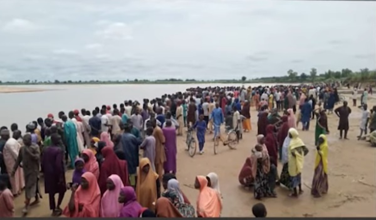 Tragedia in Nigeria: imbarcazione si capovolge, morti 40 bambini - 