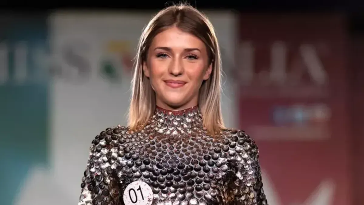 A 13 anni fa bullismo, poi il volontariato: a 19 anni Elisa Vardoni partecipa a Miss Italia -  Elisa Vardoni