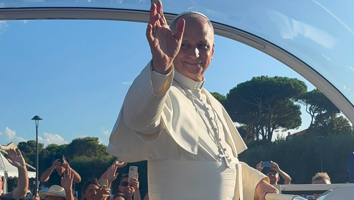 Papa Leone: "Rimini non sia solo divertimento, ma anche accoglienza" - Papa Leone a Rimini www.altarimini.it RIPRODUZIONE RISERVATA