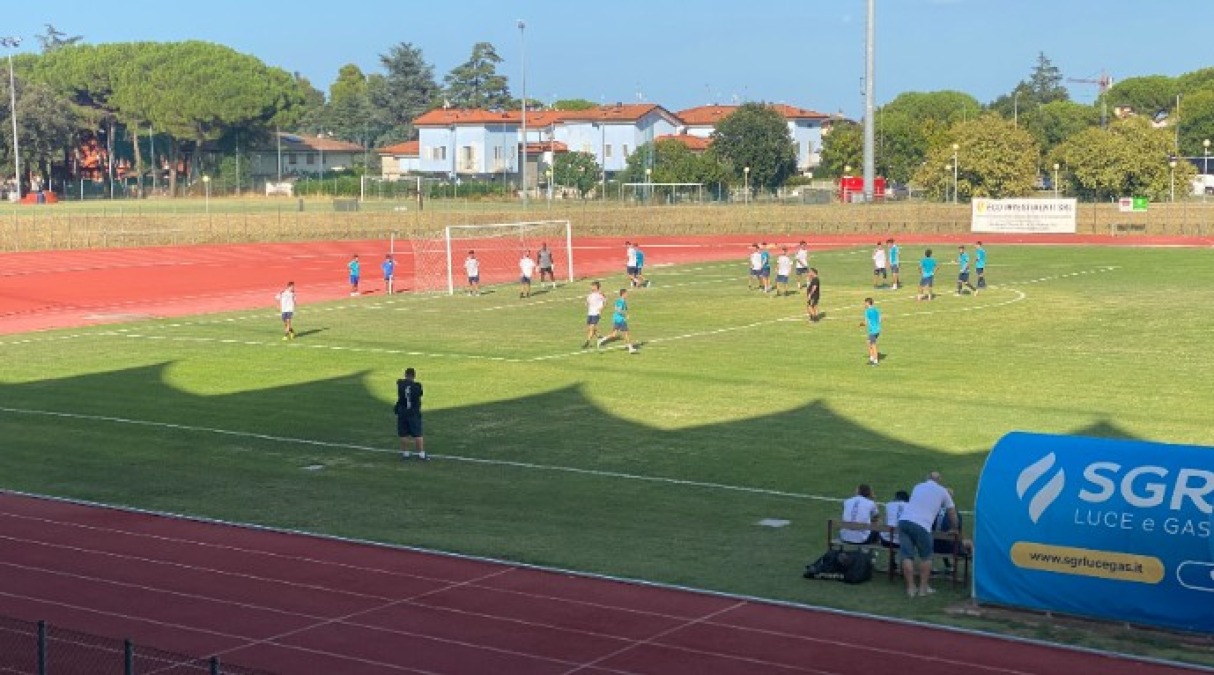 Calcio Promozione, nel test di Misano la spunta il il Gabicce Gradara (1-2) - Una fase del match