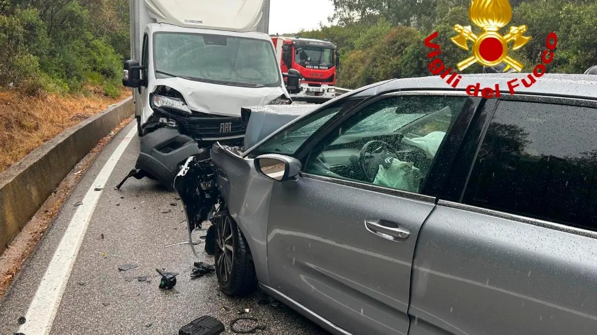 Scontro frontale in Sardegna: dichiarata la morte cerebrale di una 49enne del Riminese - 