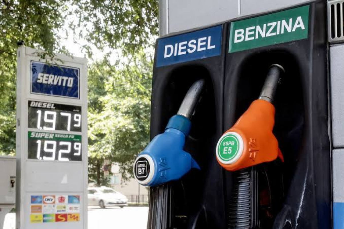 Carburanti, nuovi rincari nel controesodo: benzina oltre 2 euro, diesel a 2,13 euro - 