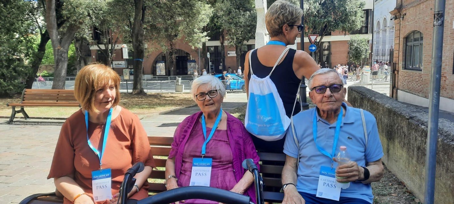 Gli anziani de “Il Cigno” incontrano Papa Leone XIV nel Duomo di Rimini - 