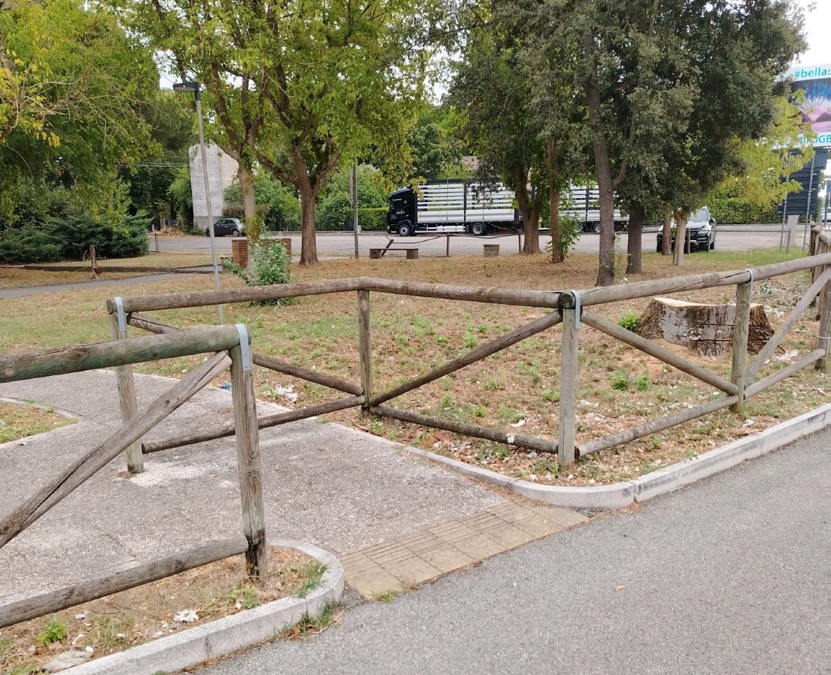 Bellaria, ripristinata la staccionata lungo la ciclabile di via Ravenna - 