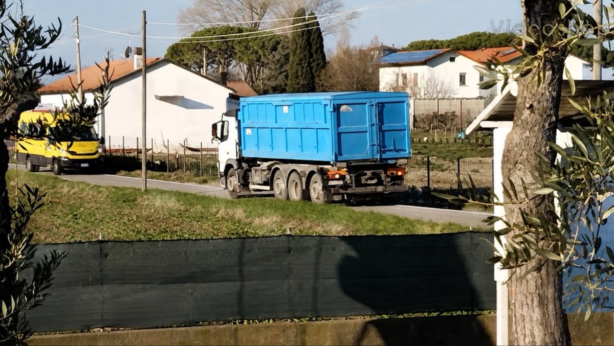 Caos a Viserba, via Celli "tra traffico e promesse non tenute" - Un tratto di via Celli 