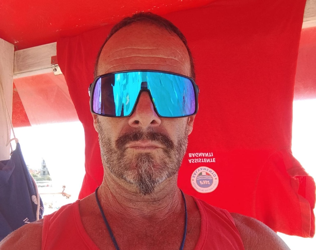 Riccione, malore in mare: 60enne soccorsa dal salvataggio - Thomas Romani