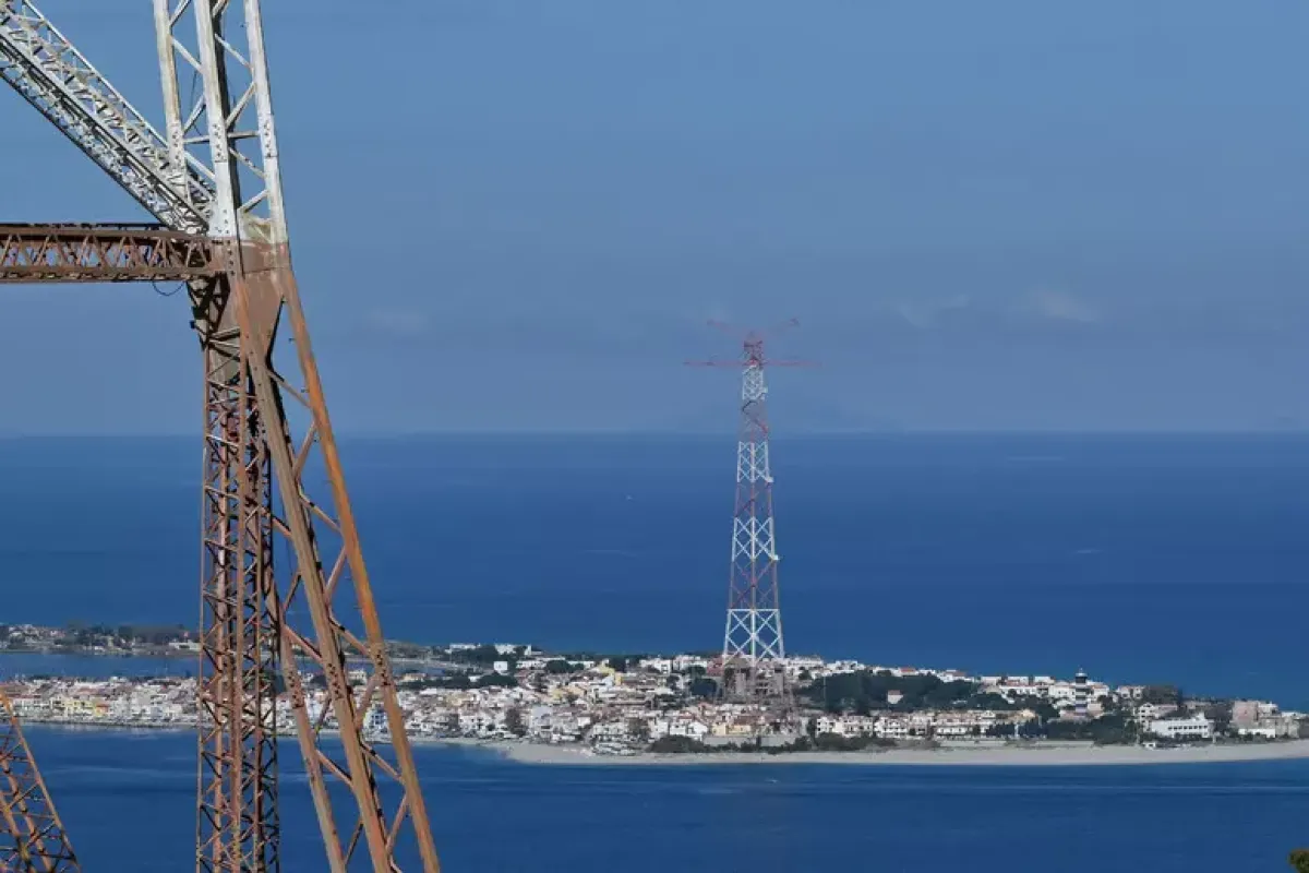 Ponte sullo Stretto, Salvini: "Conto che entro l'autunno si possa arrivare all'apertura dei cantieri" - Ponte sullo Stretto PH ANSA