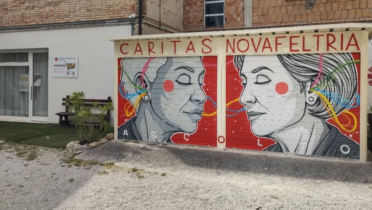 Novafeltria, una speciale sfilata: in passerella con vestiti usati per finanziare l'Emporio Solidale - Caritas di Novafeltria PH JodyPinge