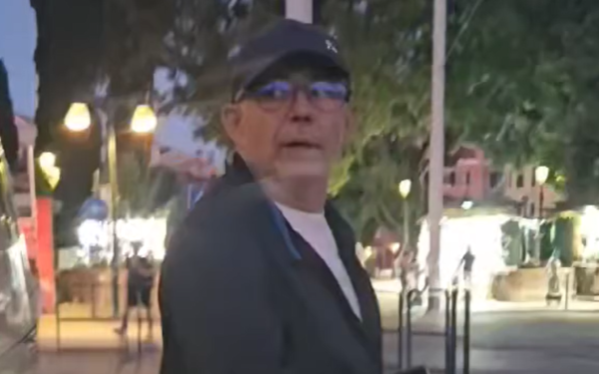 Scippa due turisti anziani e muore d'infarto - Foto di Mike presa dalla pagina Facebook Veneziani non distratti "Stop borseggiatori a Venezia"