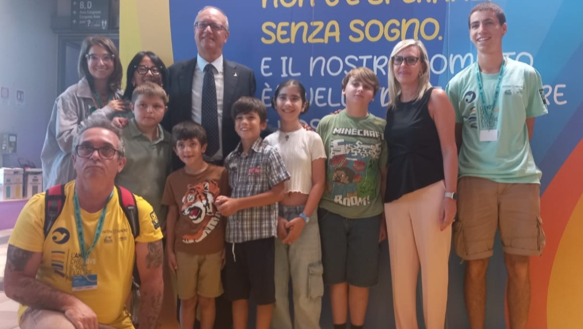 Novafeltria, i ragazzi della scuola elementare al Meeting incontrano il Ministro Valditara - 