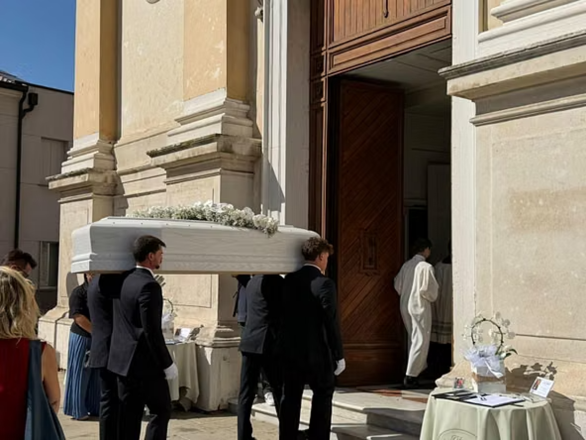 L’ultimo saluto a Tania Terrin, la 39enne uccisa dall’ex compagno - 