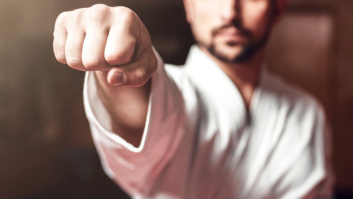 "Ti faccio vedere una mossa di taekwondo": colpisce un collega alla Ferrero e viene licenziato - Foto repertorio