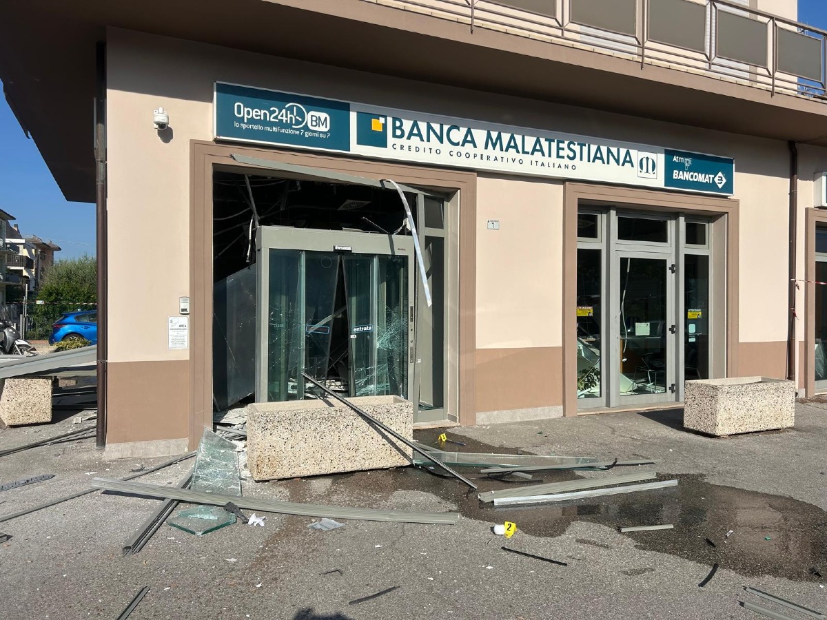 Colpo al bancomat di Villa Verucchio 
