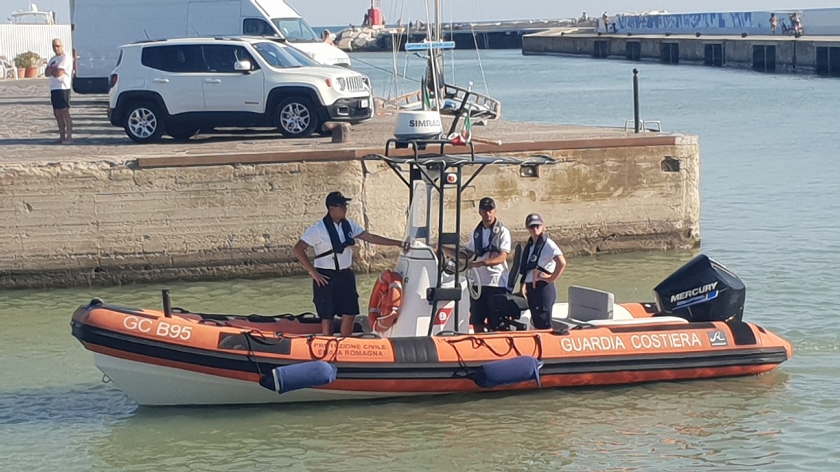 Recupero auto nel porto a Cattolica
