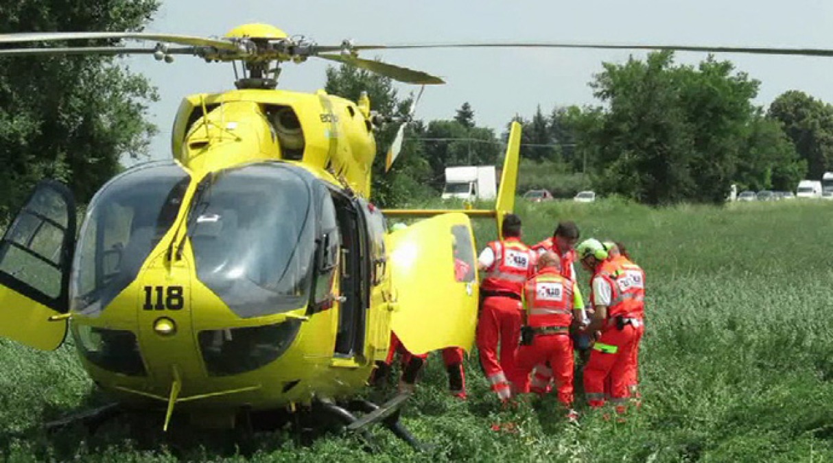 Rimini, perde il controllo dell'auto e finisce in un campo: 57enne al Bufalini in eliambulanza - Archivio