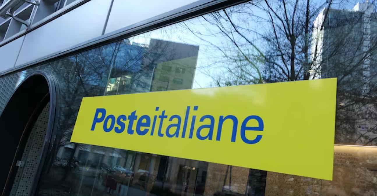 Tim, Labriola e i vertici aderiscono all'Opas di Poste Italiane - 