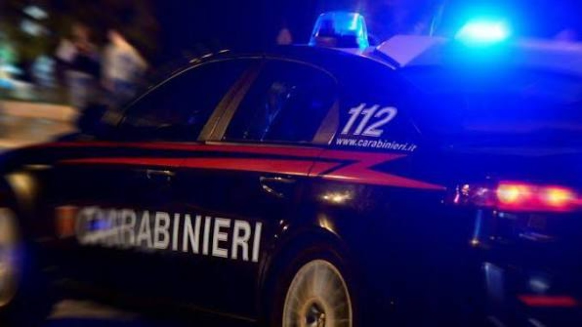 Sfonda la serranda del ristorante e si nasconde in bagno: arrestato - 
