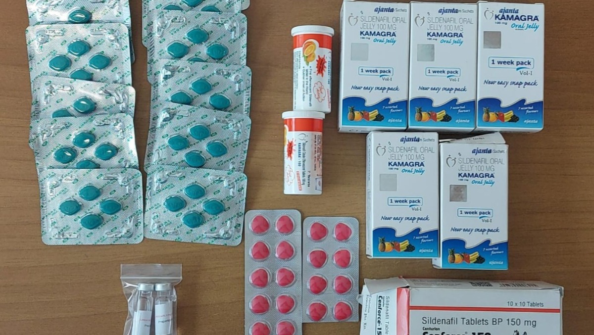 Rimini, farmaci tipo Viagra venduti senza autorizzazione: commerciante denunciato per la seconda volta